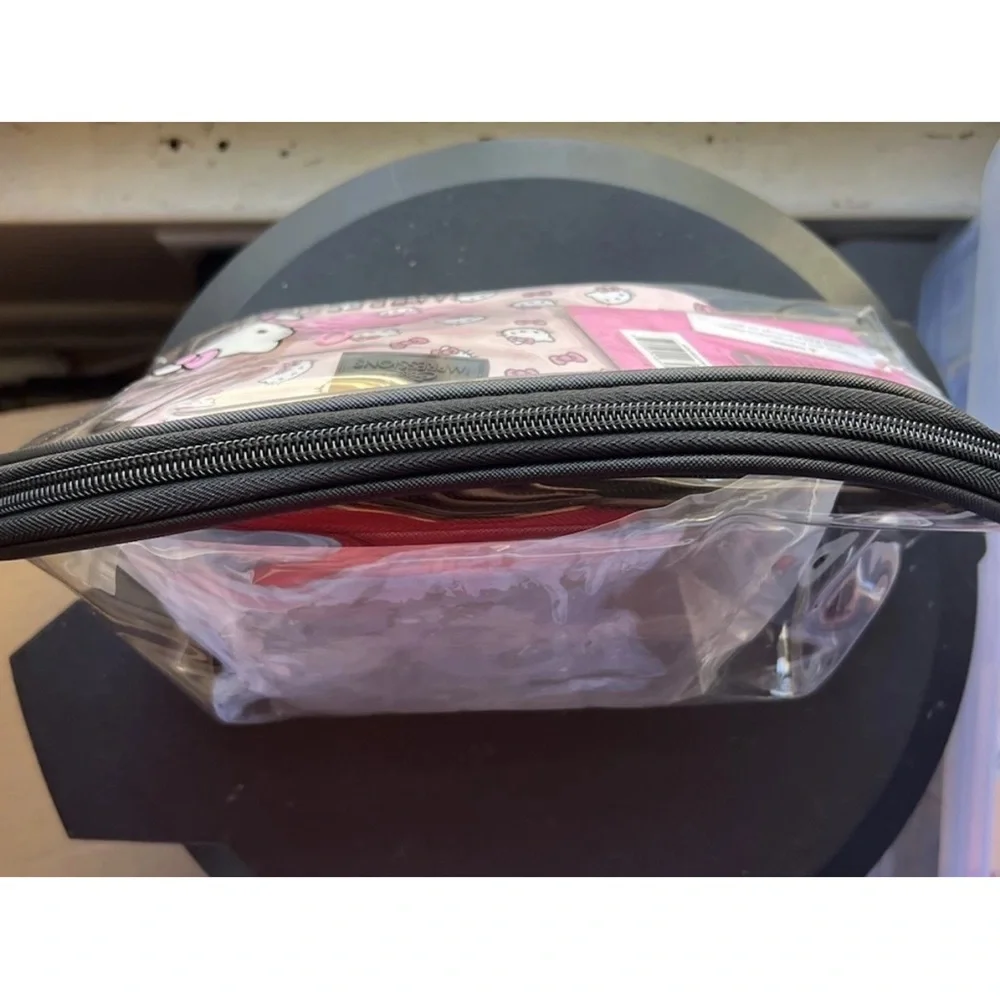 Sanrio Hello Kitty x Impressions Vanity Clutch Set